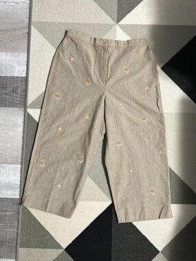 Alfred Dunner Tan Embroidered Cropped/Capri Pants Women's Size 12P